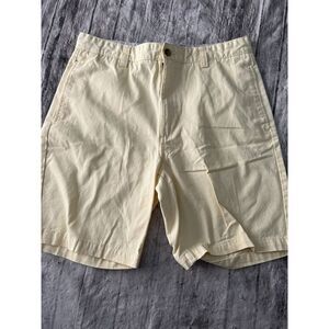 Chaps Men's Size‎ 33 Yellow Casual Cotton Shorts 8 Inches Inseam Length